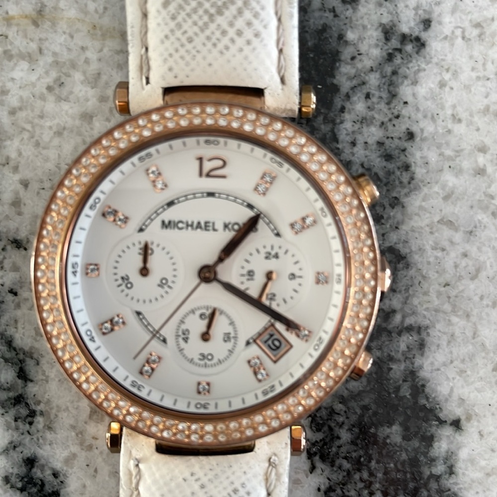 Michael Kors Parker Women’s Watch with leather band rose gold - Picture 3 of 10